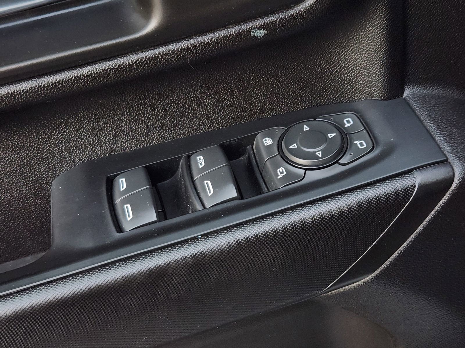 Used 2022 Chevrolet Silverado 2500 Custom w/ Custom Value Package image 26