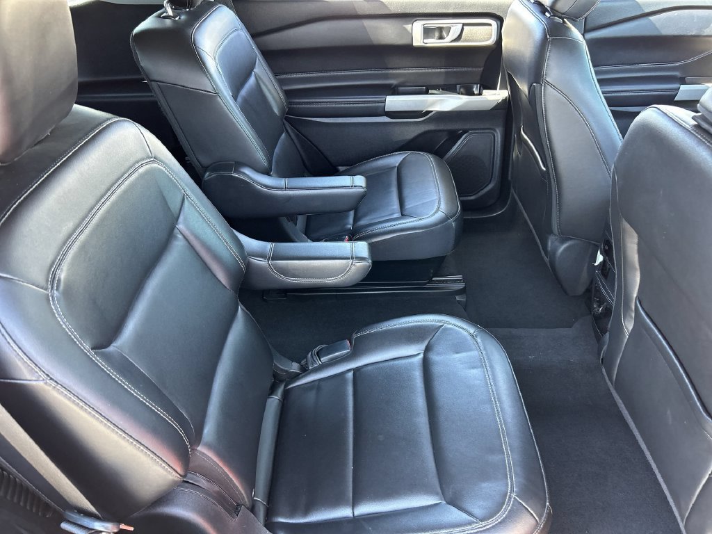 Used 2022 Ford Explorer XLT w/ Equipment Group 202A AWD/4WD image 27