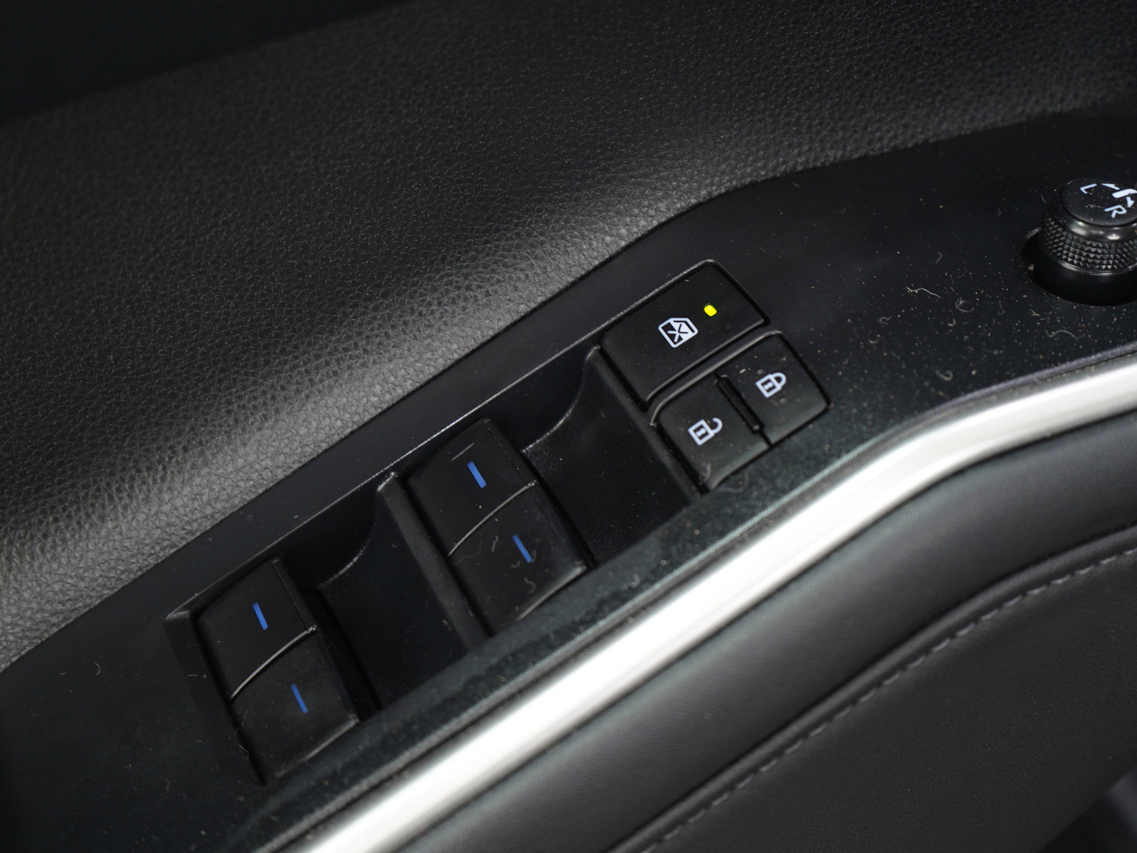 Used 2022 Toyota Highlander XLE image 26