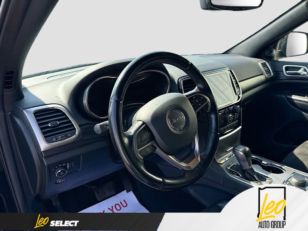 Used 2022 Jeep Grand Cherokee Laredo X AWD/4WD image 11