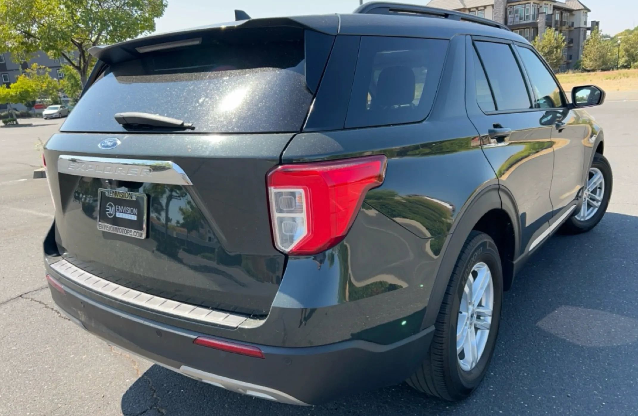 Used 2022 Ford Explorer XLT w/ Equipment Group 202A image 5