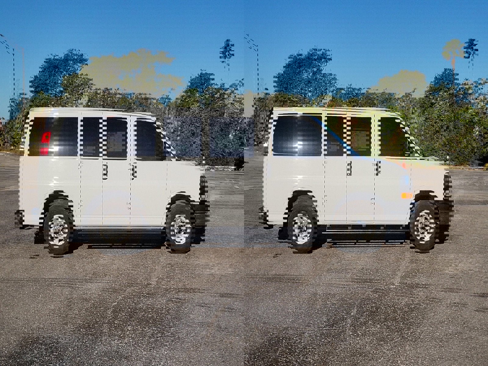 Used 2022 GMC Savana 3500 LS w/ Chrome Appearance Package image 5