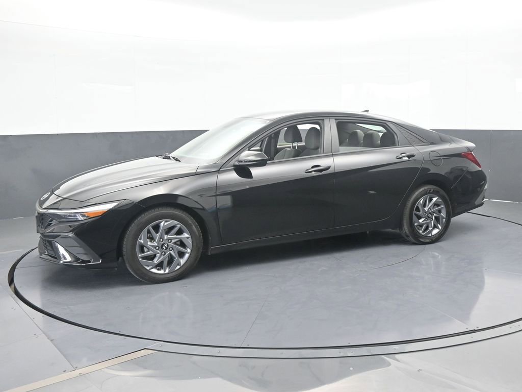 Used 2024 Hyundai Elantra SEL video 2