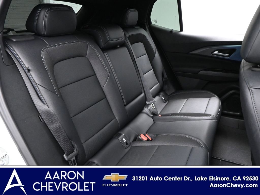 New 2026 Chevrolet Equinox EV LT w/ LPO, Blackout Package AWD/4WD image 11