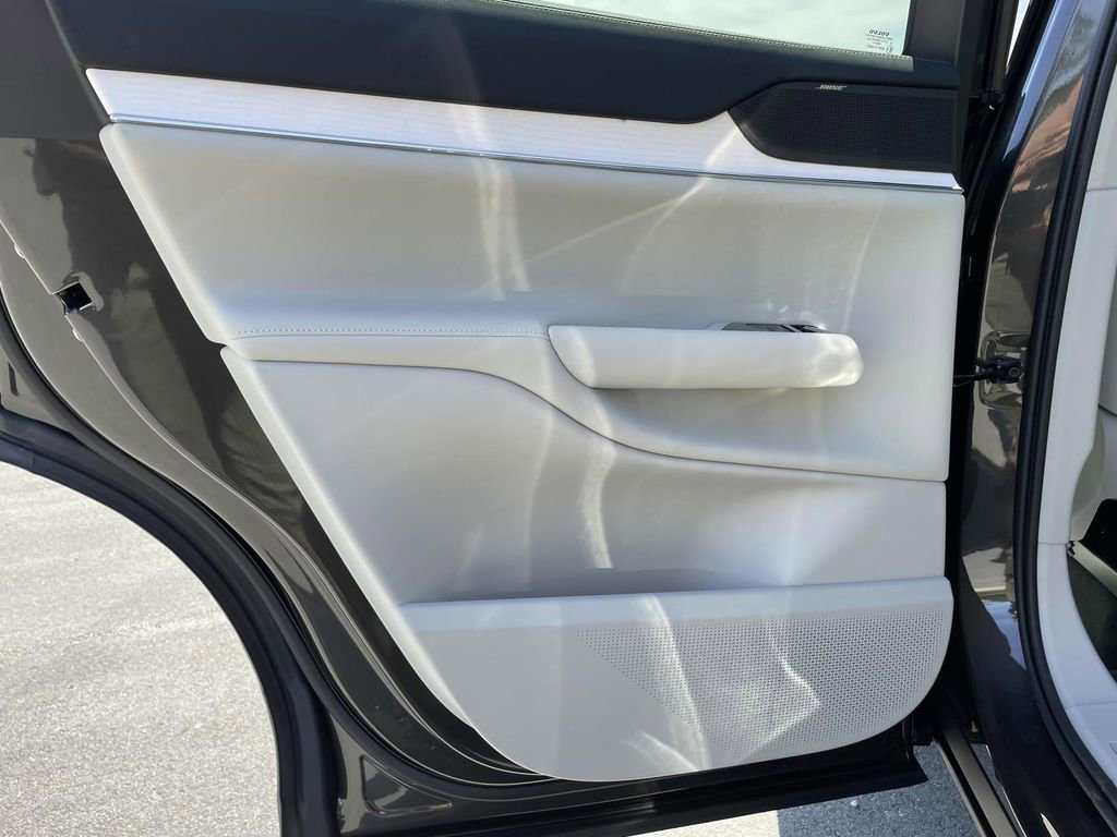 New 2025 Volvo EX90 Plus w/ Protection Package Premier image 3