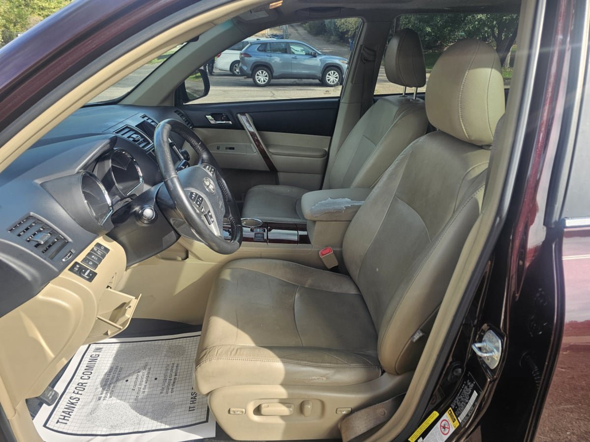 Used 2013 Toyota Highlander Limited FWD image 9