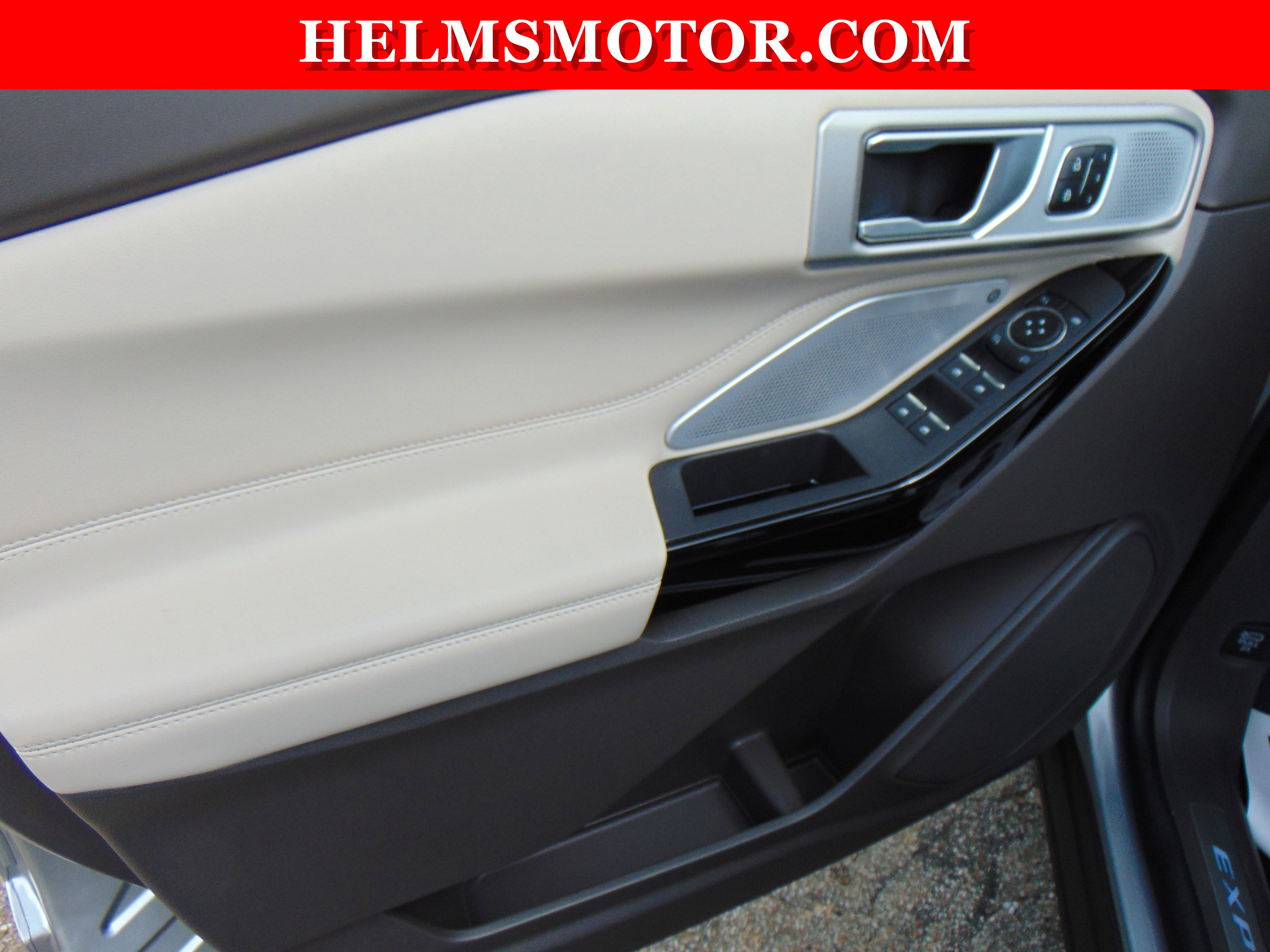 Used 2023 Ford Explorer Platinum w/ Technology Package image 18