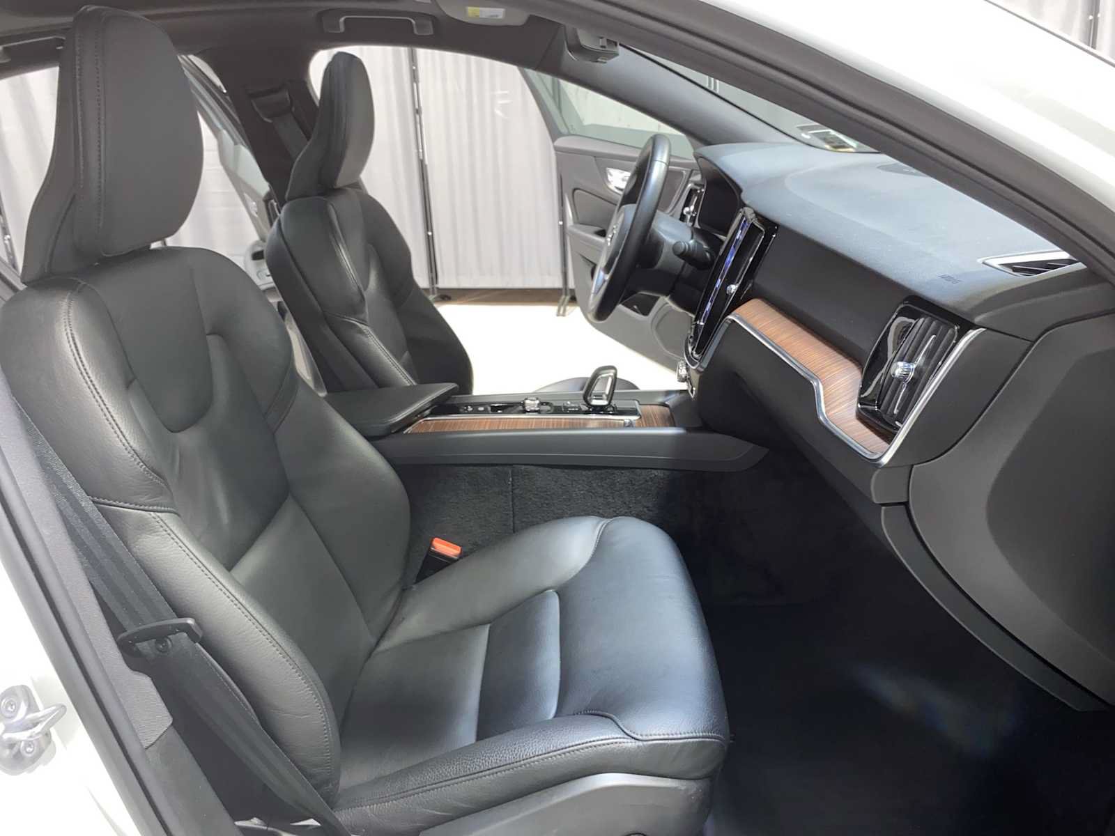 Used 2023 Volvo S60 B5 Plus w/ Climate Package AWD/4WD image 14