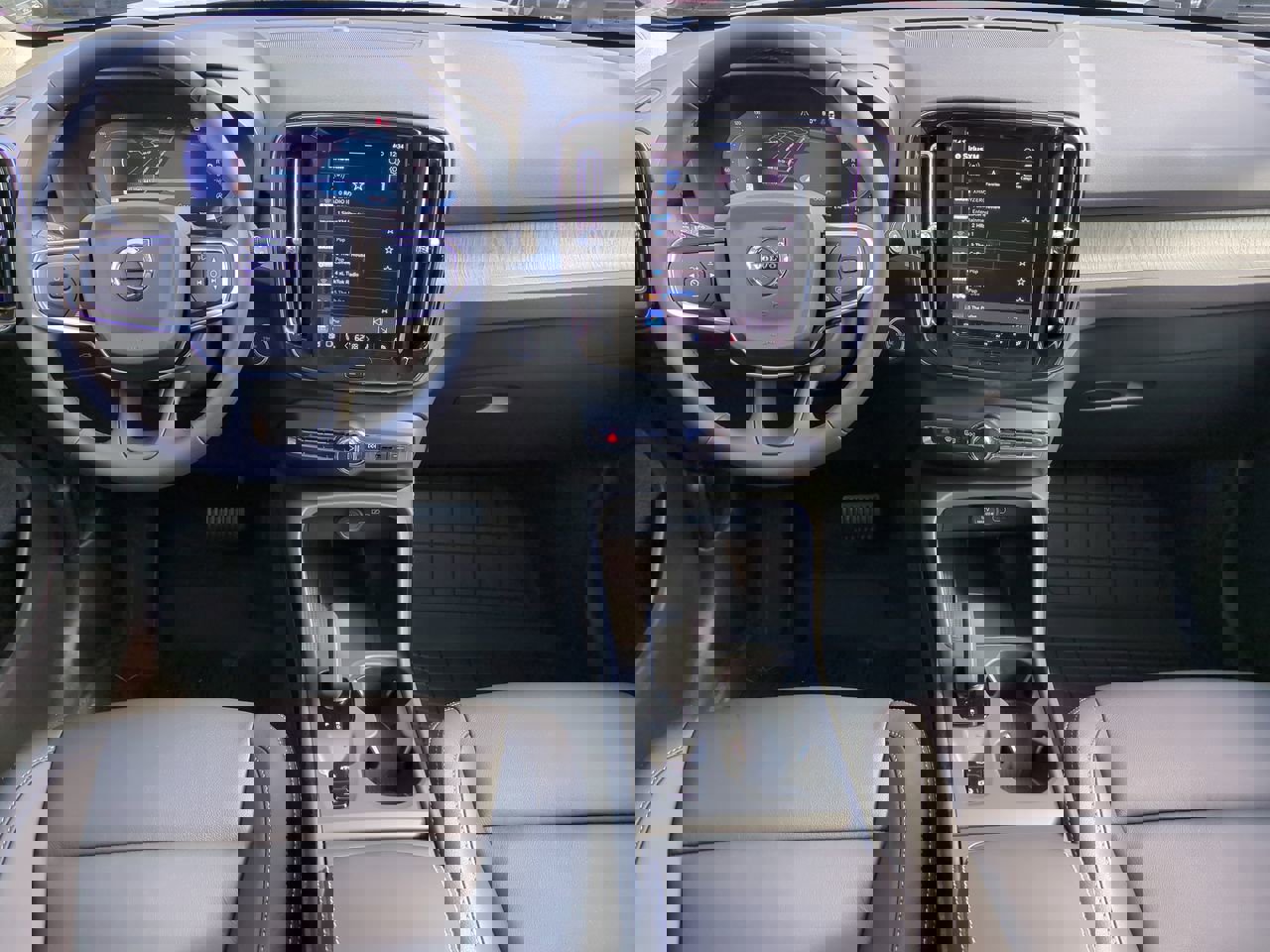 New 2025 Volvo XC40 B5 Core w/ Protection Package Premier image 13