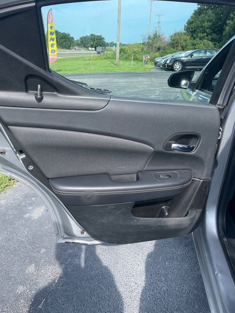 Used 2013 Dodge Avenger SE FWD image 15
