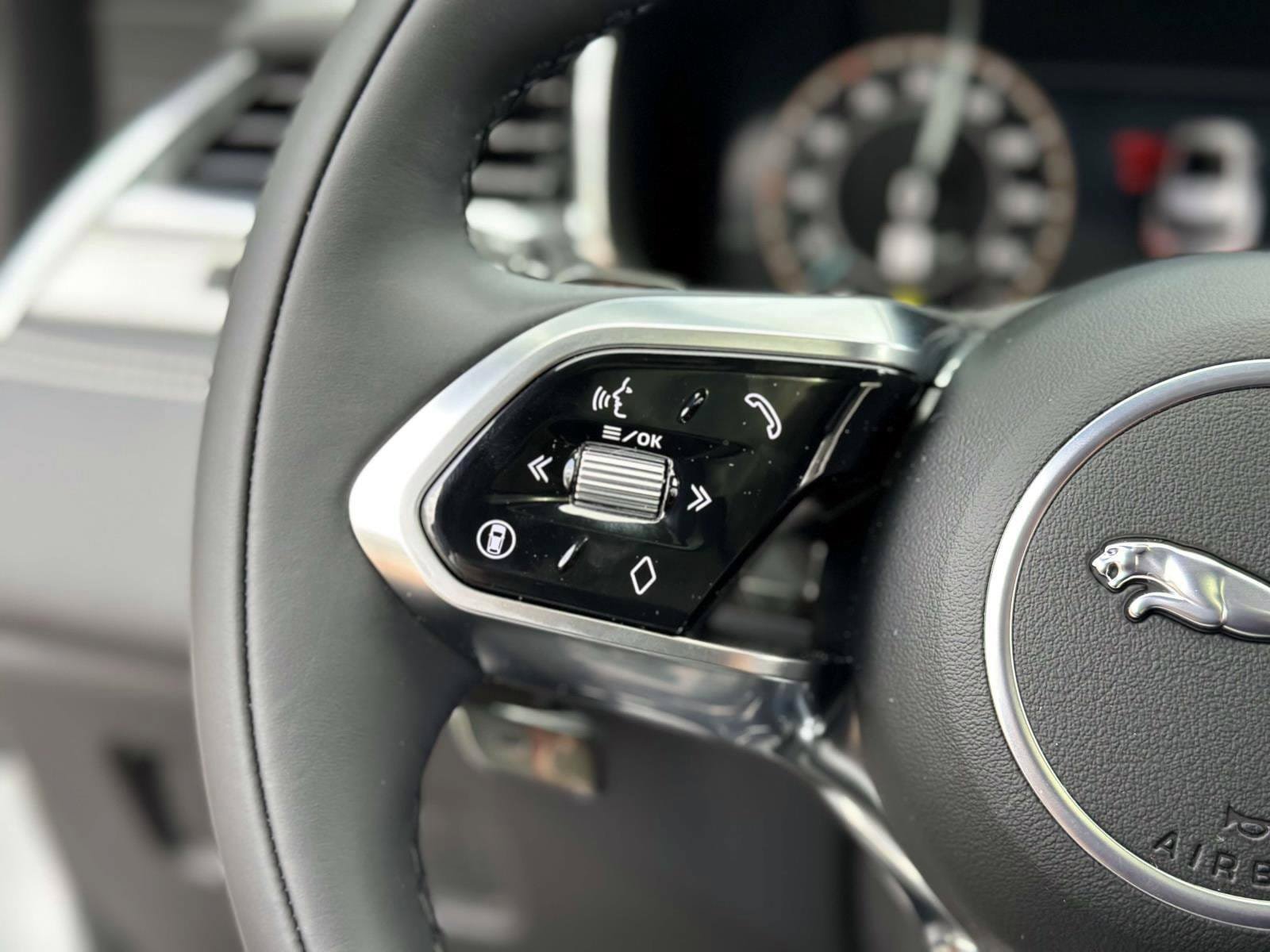 New 2026 Jaguar F-PACE R-Dynamic S AWD/4WD image 24