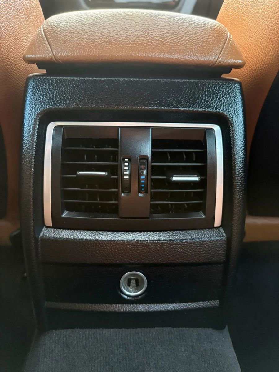 Used 2016 BMW 340i Sedan image 28