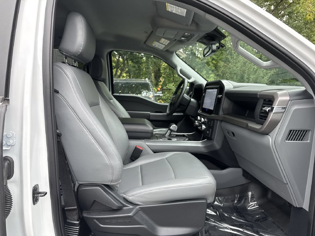 Used 2025 Ford F150 Lightning Pro AWD/4WD image 25