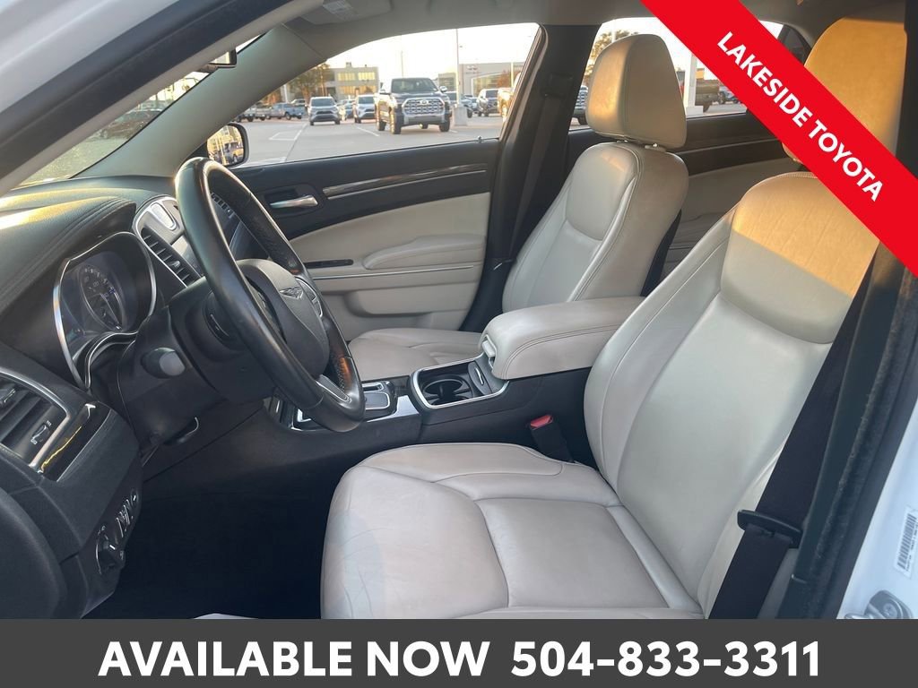 Used 2021 Chrysler 300 Touring L image 24