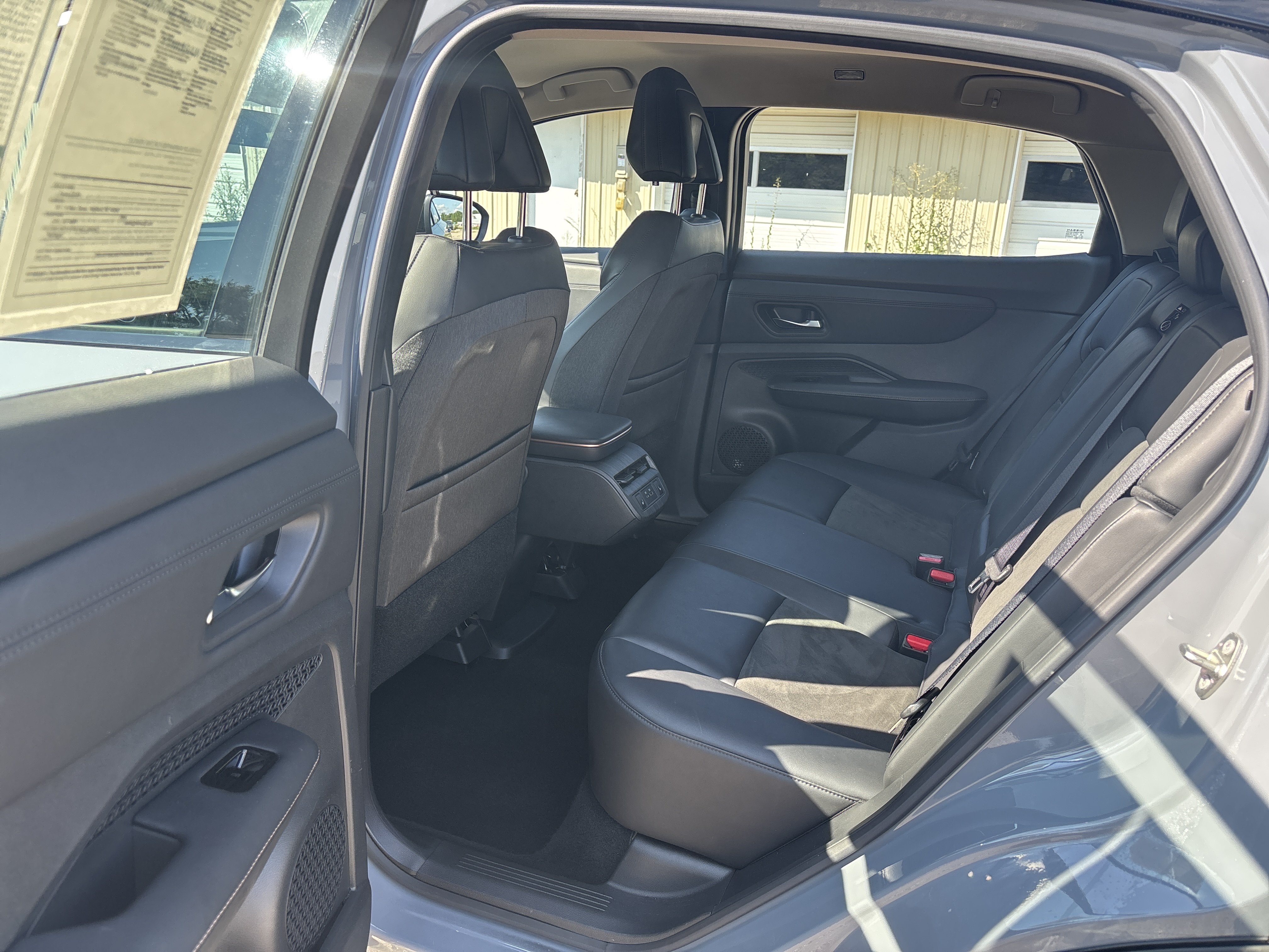 Used 2023 Nissan Ariya FWD image 17