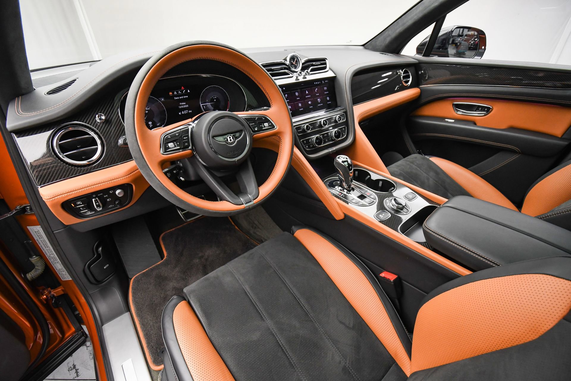 Certified 2022 Bentley Bentayga image 12