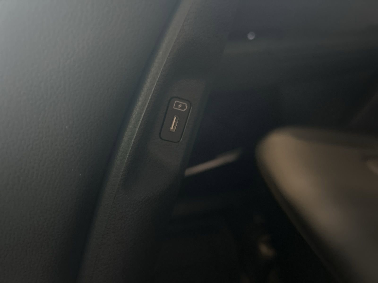 New 2026 Kia Sportage EX w/ EX Panorama Roof Package image 13