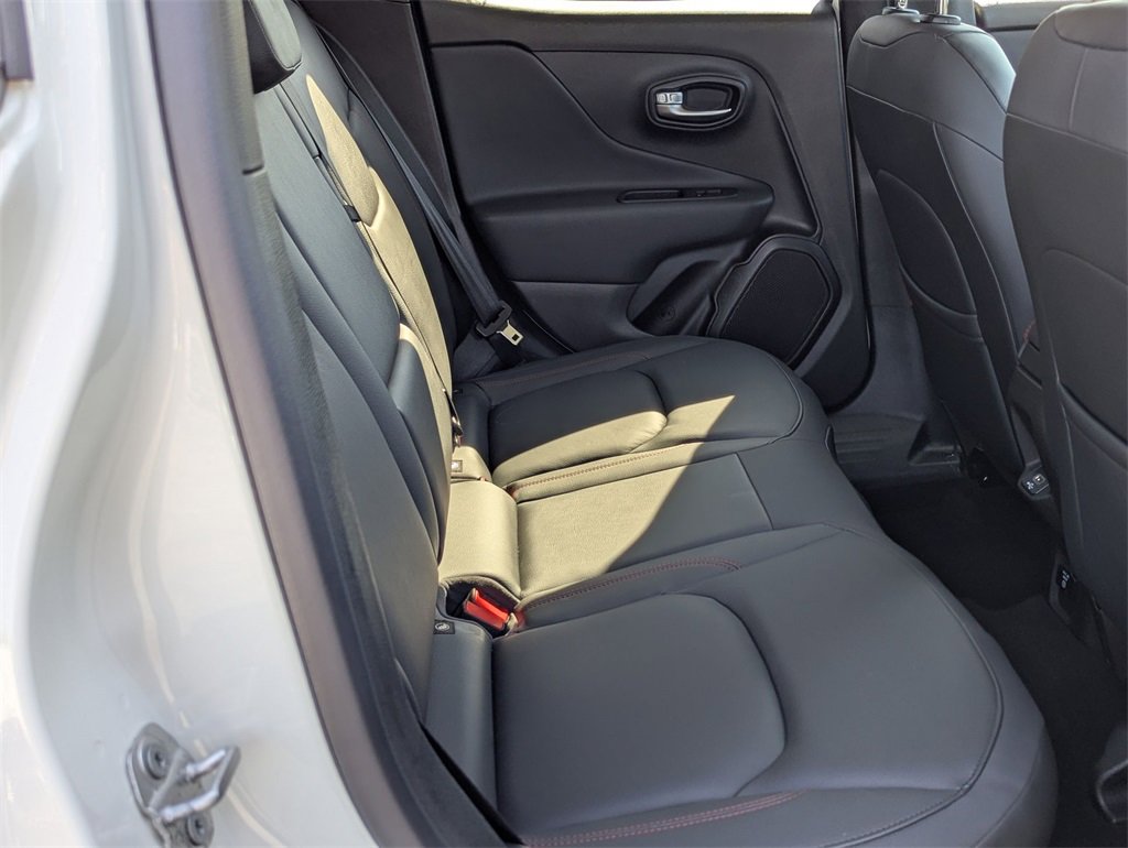 Used 2022 Jeep Renegade Trailhawk image 29