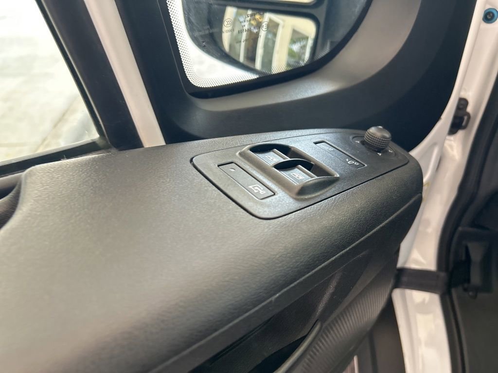 Used 2025 RAM ProMaster 2500 w/ Convenience Group FWD image 38