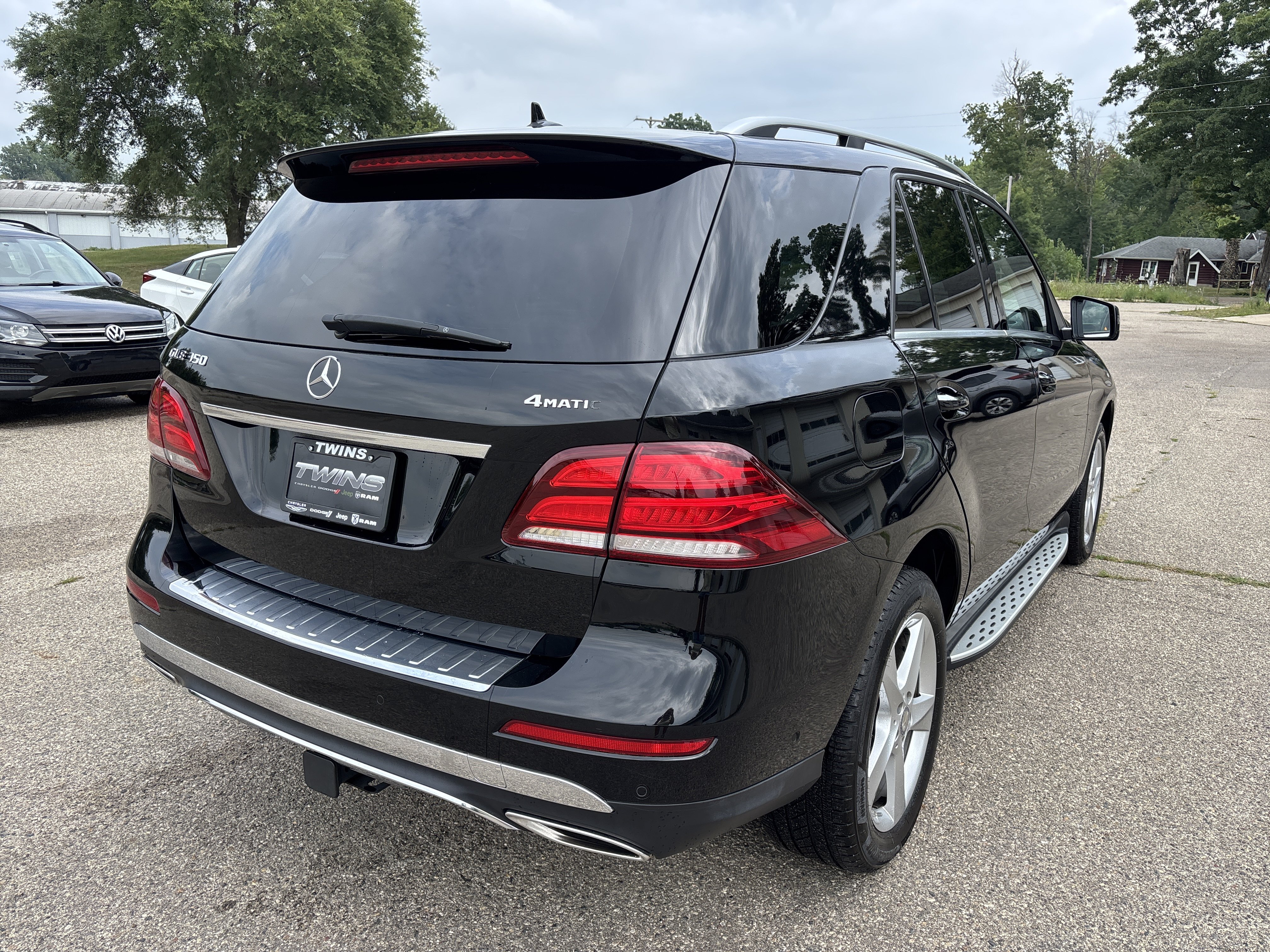 Used 2017 Mercedes-Benz GLE 350 4MATIC w/ Premium 1 Package image 3