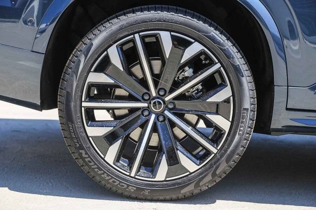 New 2026 Volvo XC90 T8 Ultra w/ Protection Package Premier AWD/4WD image 11