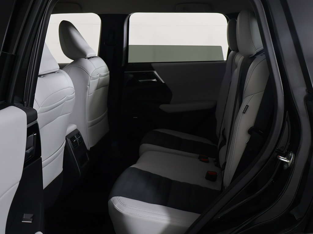 New 2026 Mitsubishi Outlander SE AWD/4WD image 32