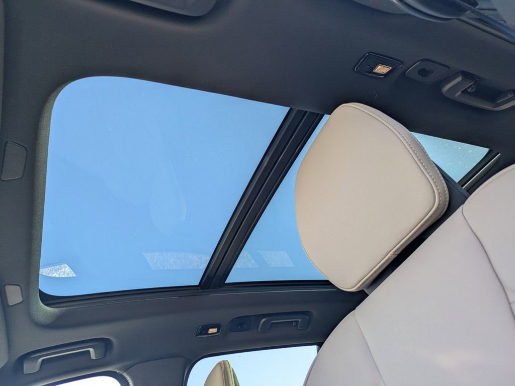 New 2025 Volvo XC90 B6 Core w/ Climate Package image 21