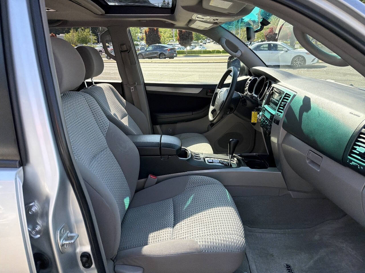 Used 2007 Toyota 4Runner SR5 AWD/4WD image 16
