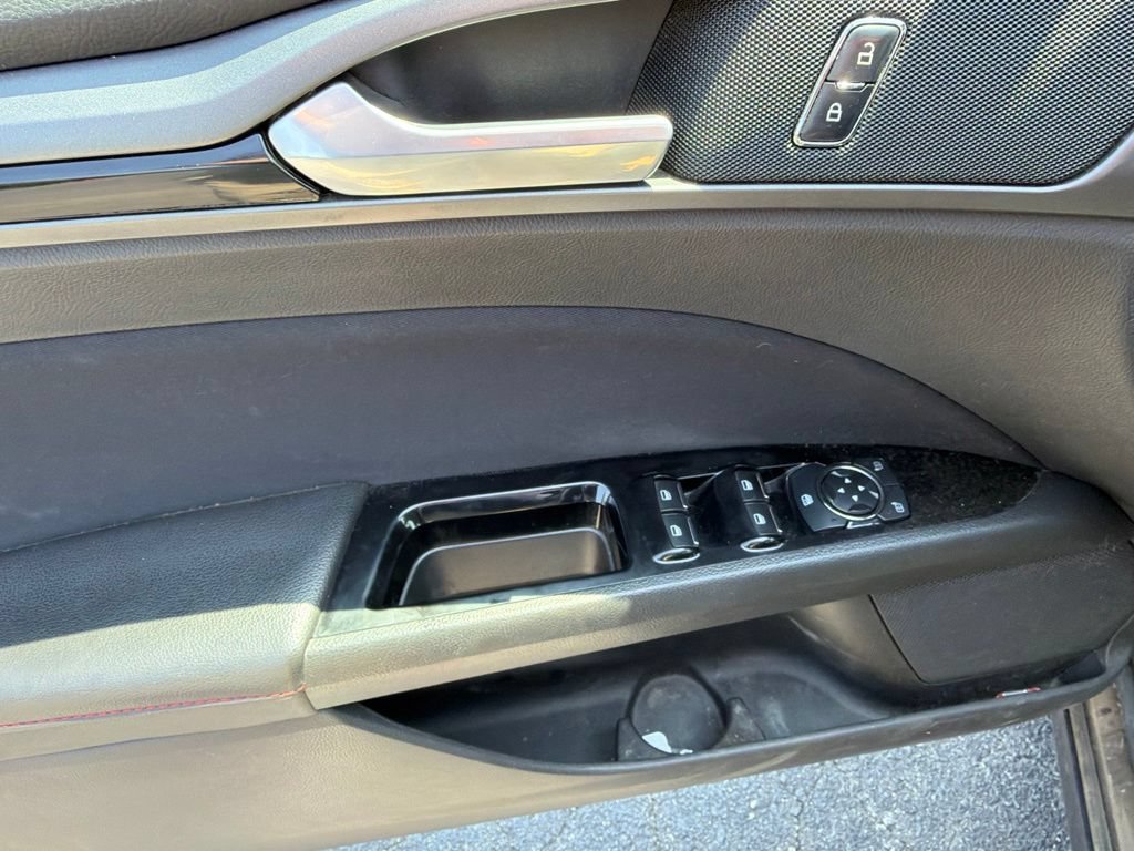 Used 2016 Ford Fusion SE w/ Equipment Group 201A FWD image 5