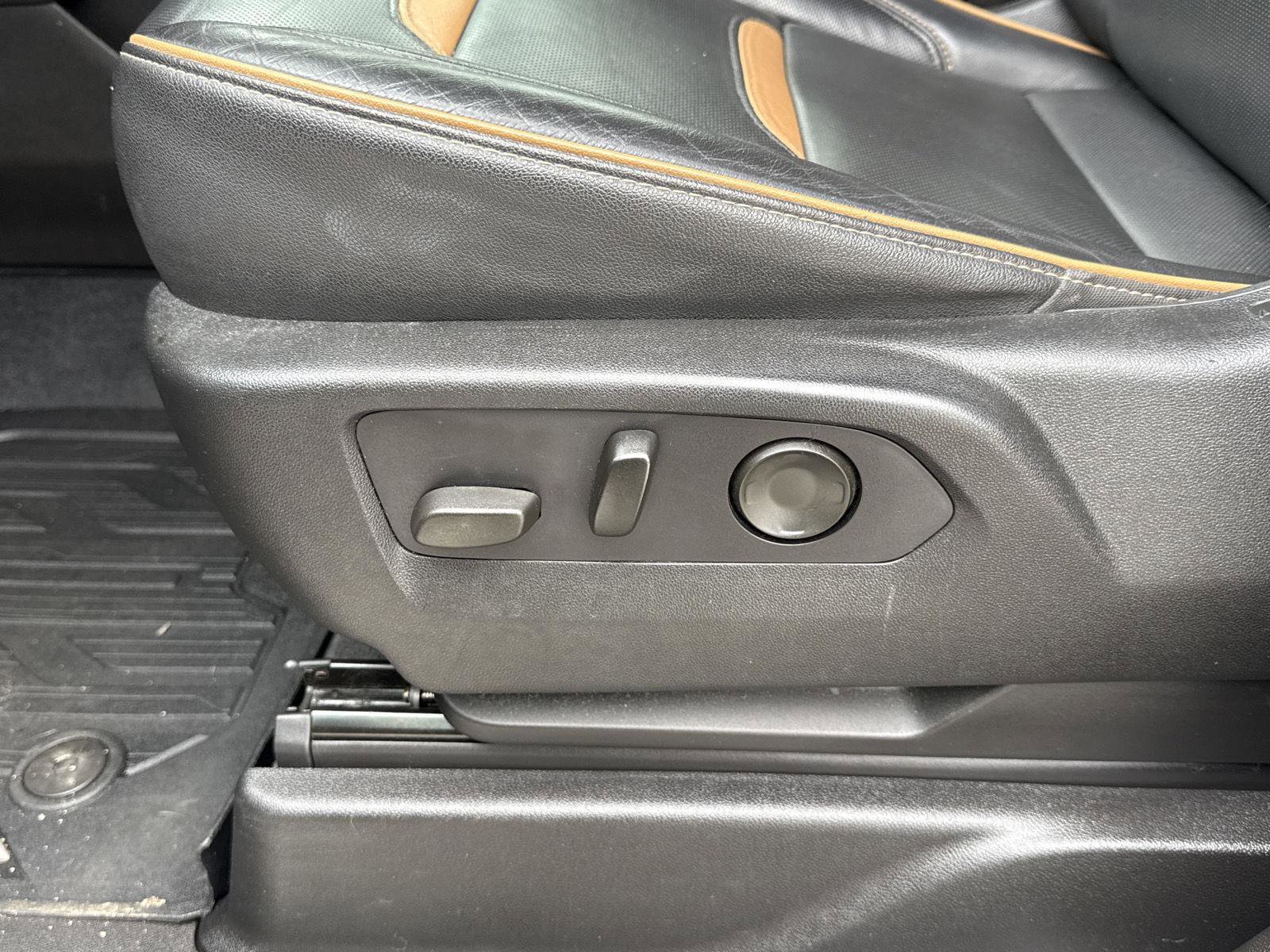 Used 2021 GMC Yukon XL AT4 w/ AT4 Premium Plus Package image 18