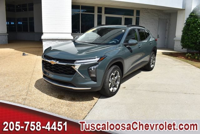 Used 2025 Chevrolet Trax LT FWD image 5