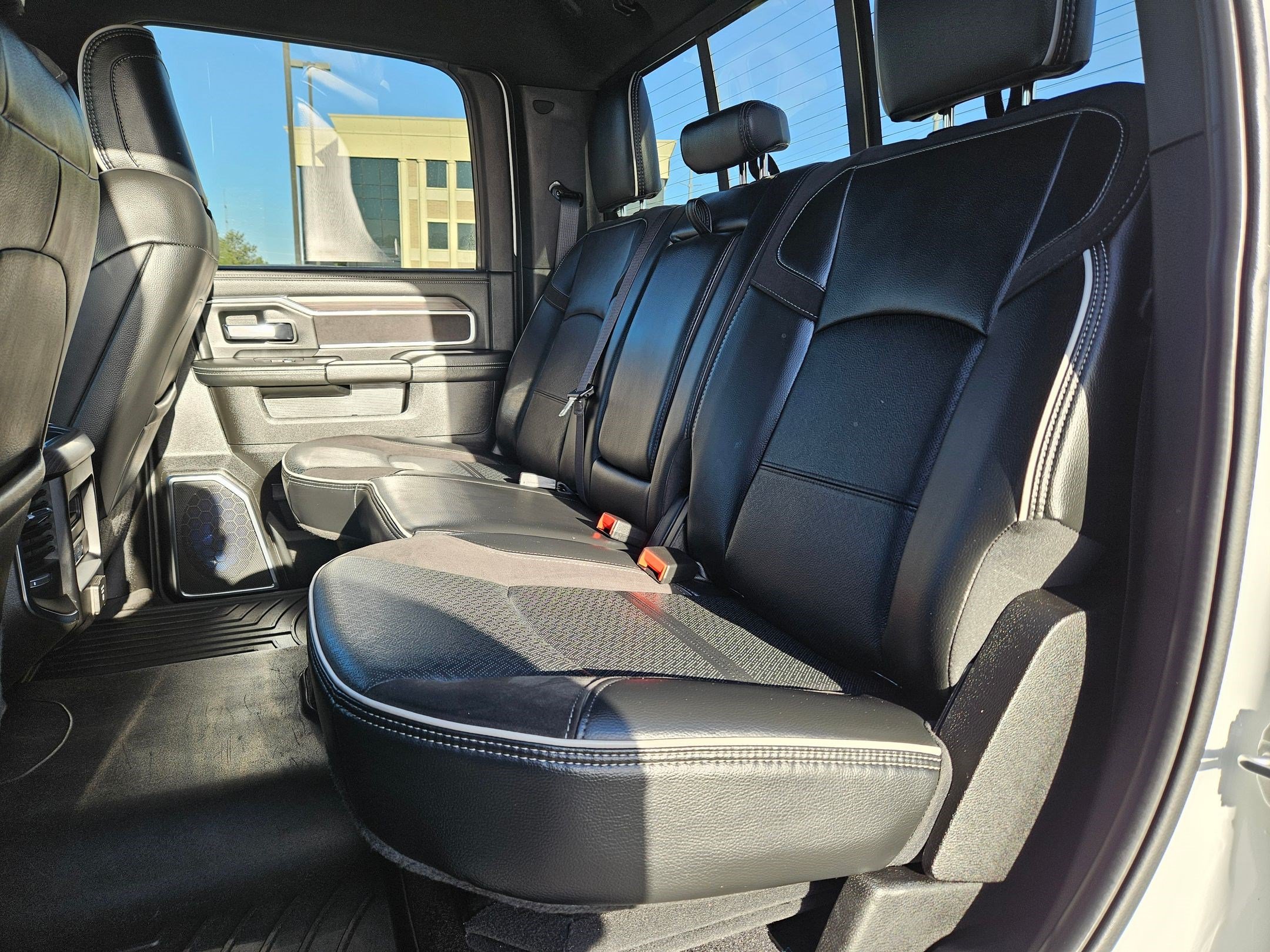 Used 2025 RAM 2500 Laramie AWD/4WD image 29