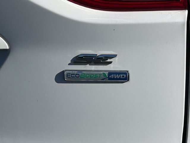 Used 2015 Ford Escape SE w/ Equipment Group 201A AWD/4WD image 4