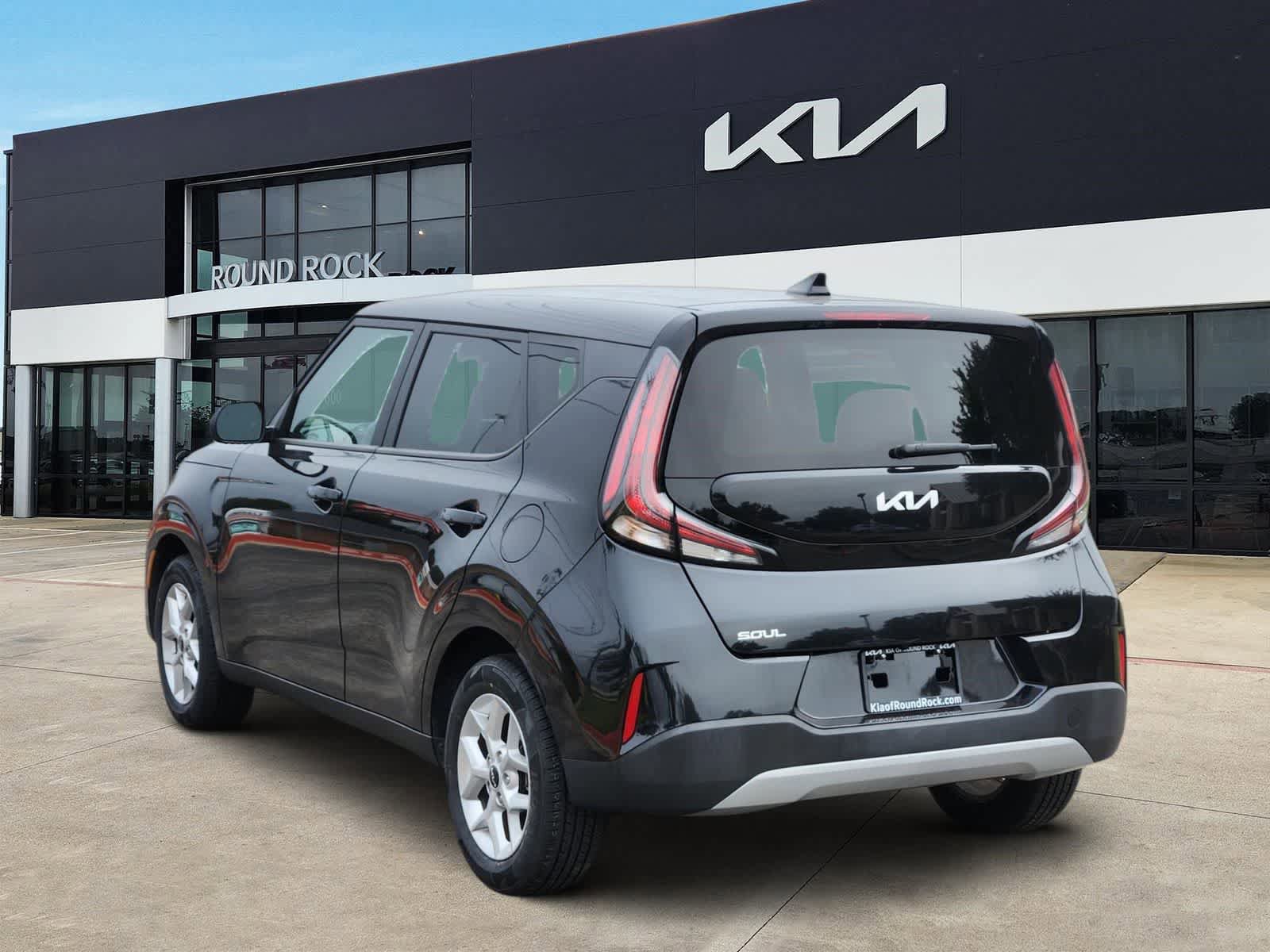 Used 2023 Kia Soul S FWD image 5