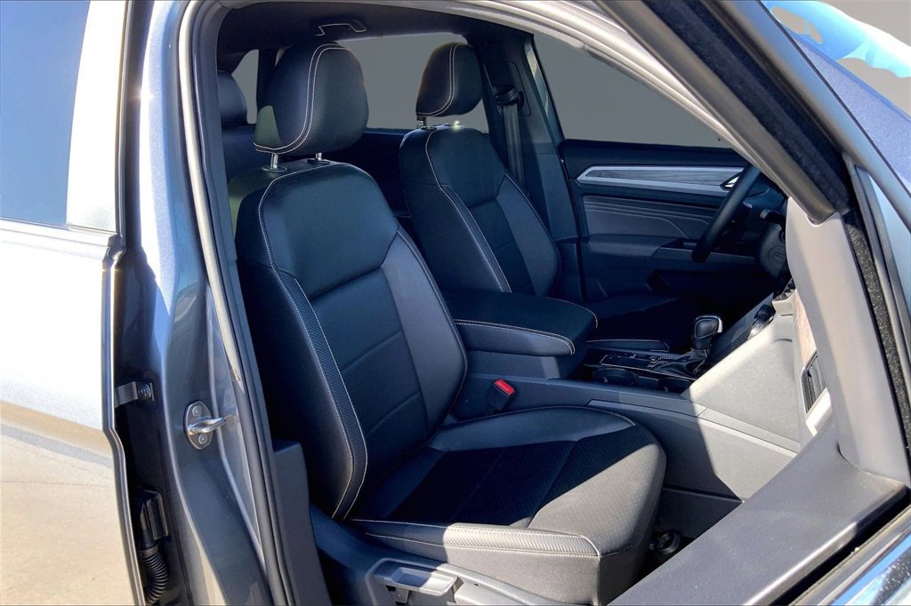Used 2023 Volkswagen Atlas Cross Sport SE image 7