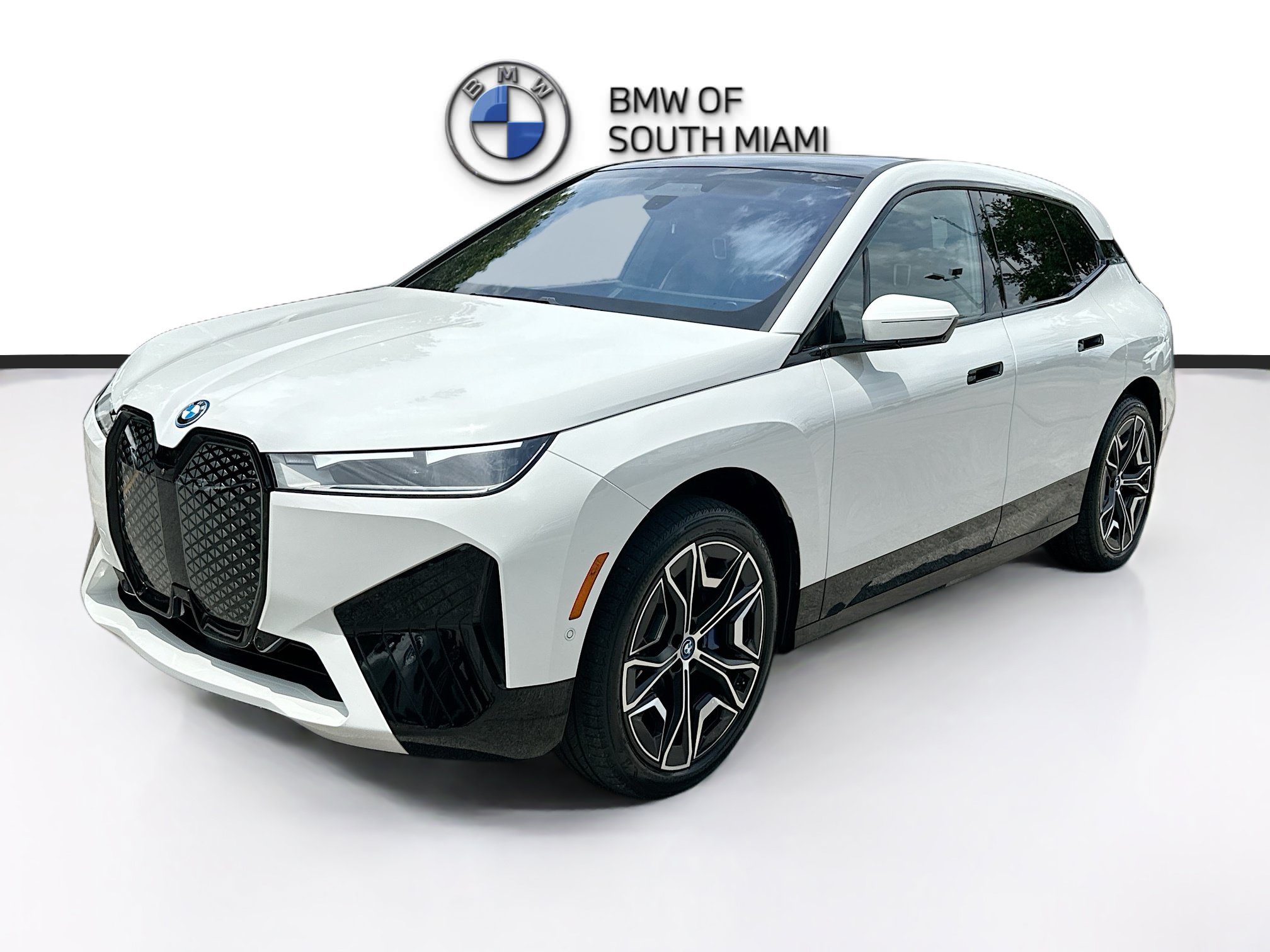 Used 2025 BMW iX xDrive50 AWD/4WD image 3