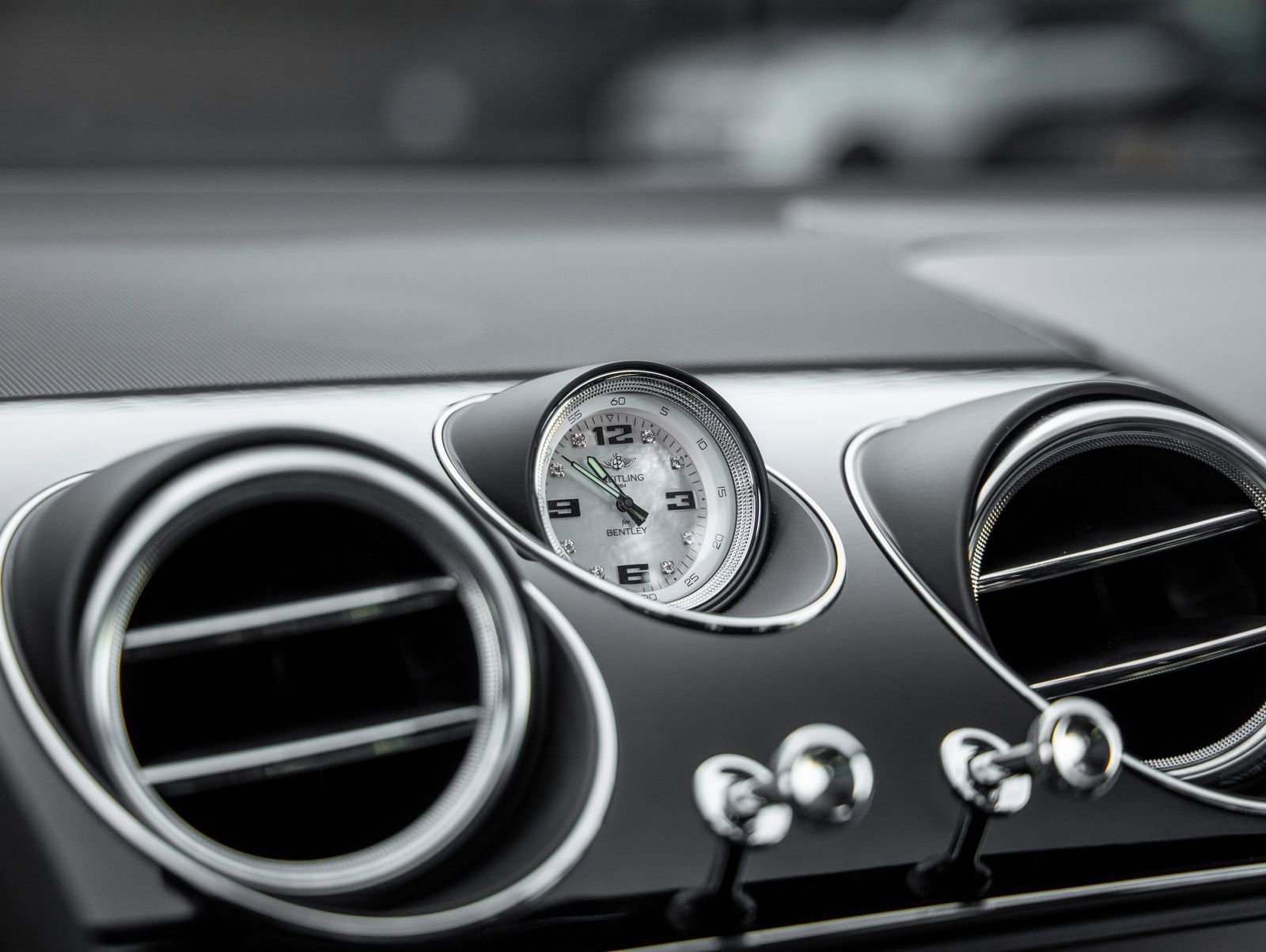 Used 2020 Bentley Bentayga AWD/4WD image 31