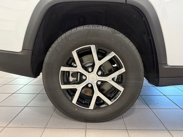 Used 2024 Jeep Grand Cherokee L Limited w/ Luxury Tech Group II image 9