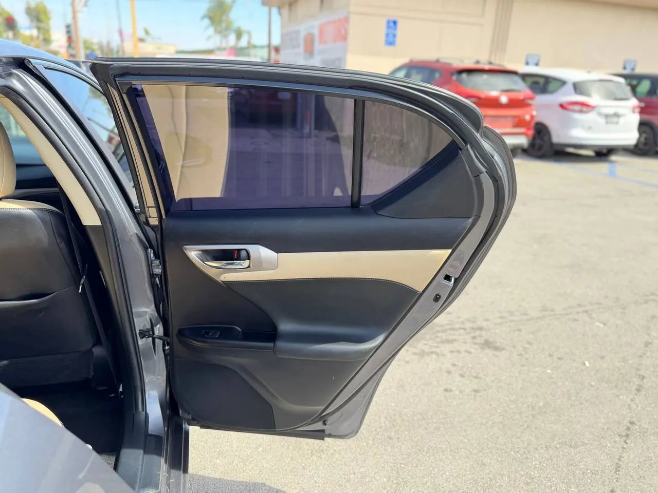 Used 2014 Lexus CT 200h FWD image 27