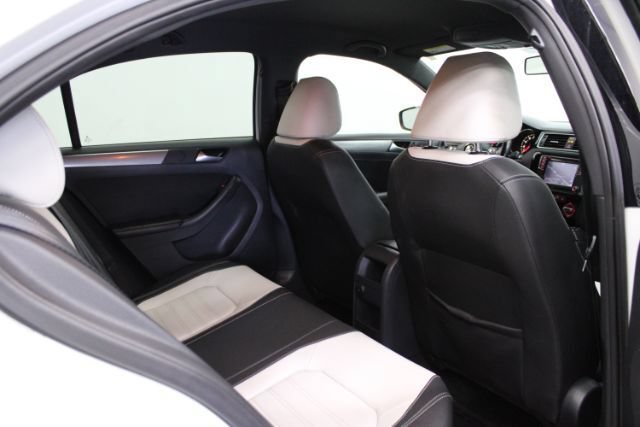Used 2016 Volkswagen Jetta Sport FWD image 20
