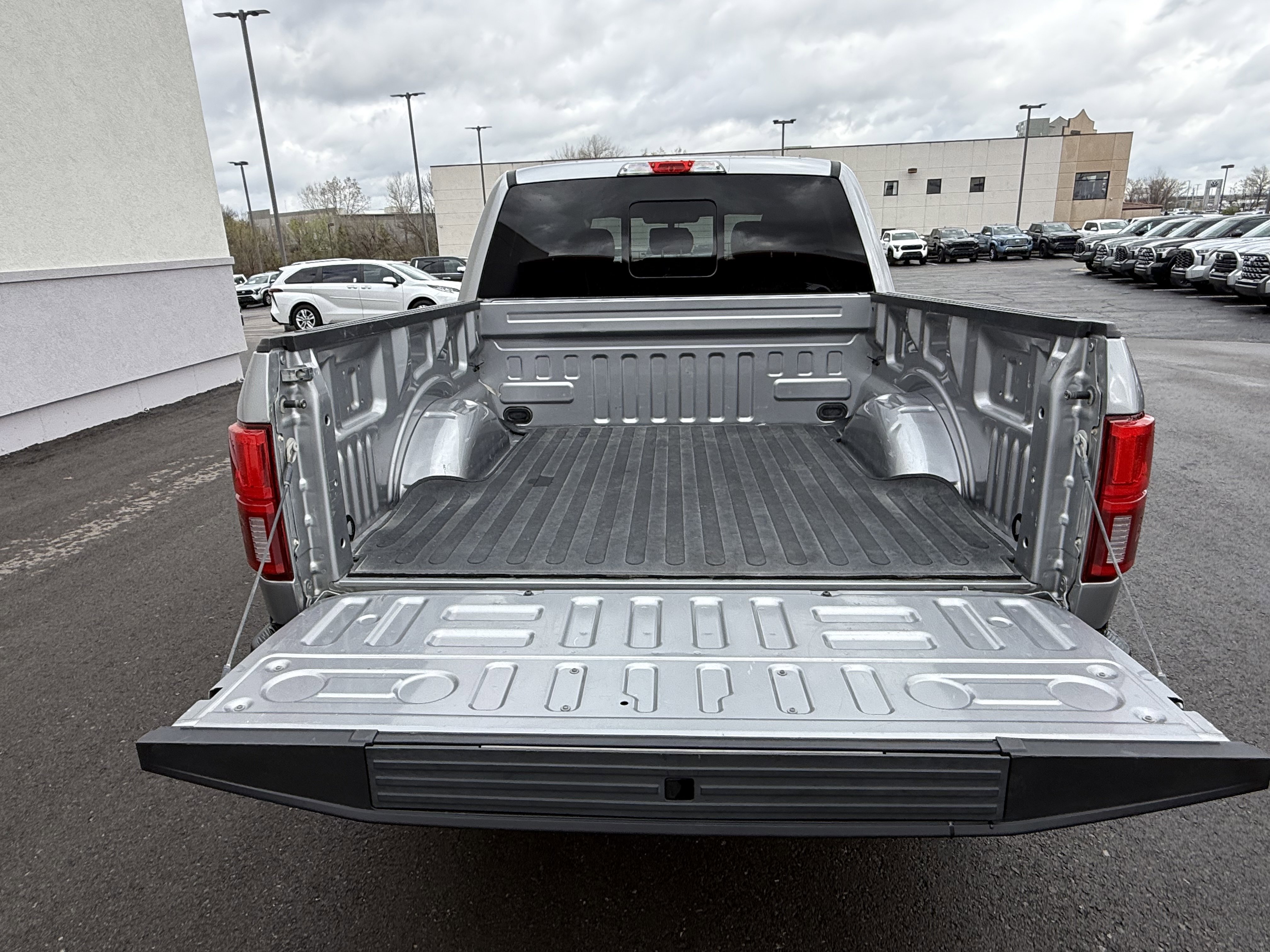 Used 2020 Ford F150 Lariat image 17