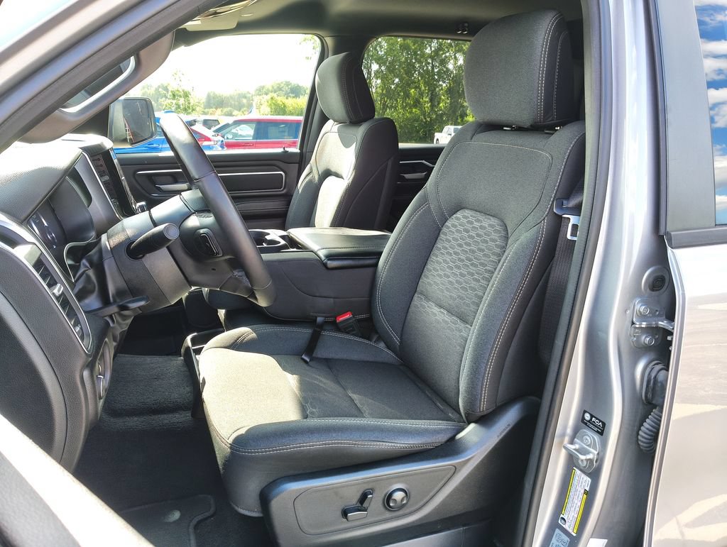 Used 2025 RAM 1500 Big Horn AWD/4WD image 2