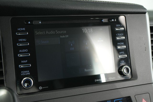 Used 2020 Toyota Sienna SE FWD image 48