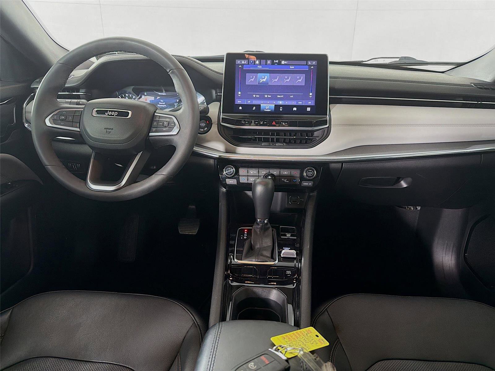 Used 2023 Jeep Compass Limited image 22