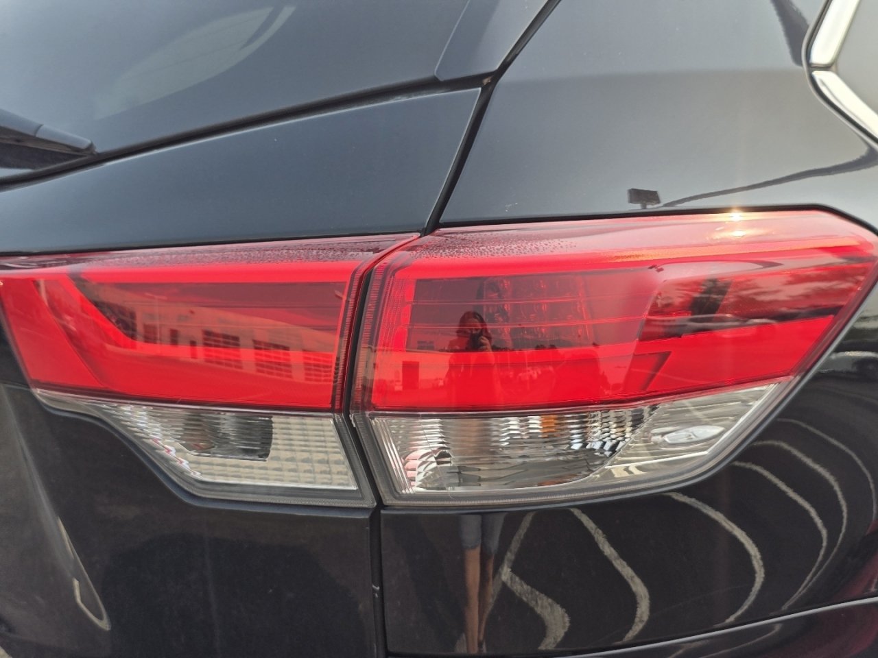 Used 2019 Toyota Highlander XLE FWD image 13