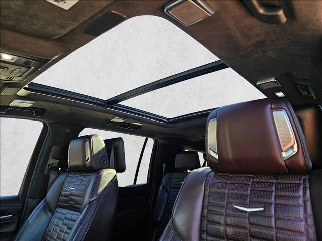 Used 2023 Cadillac Escalade ESV Sport Platinum w/ LPO, ONYX Package image 16