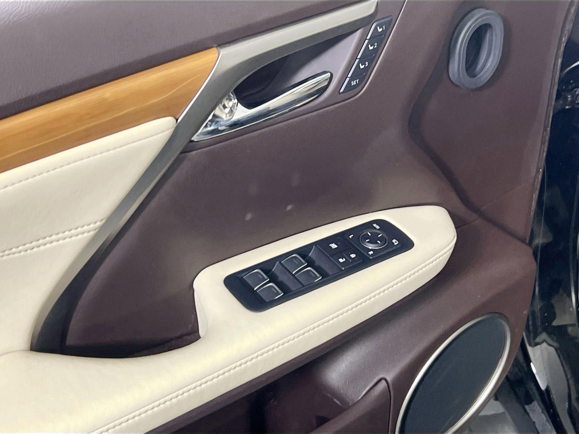 Used 2017 Lexus RX 450h AWD image 18