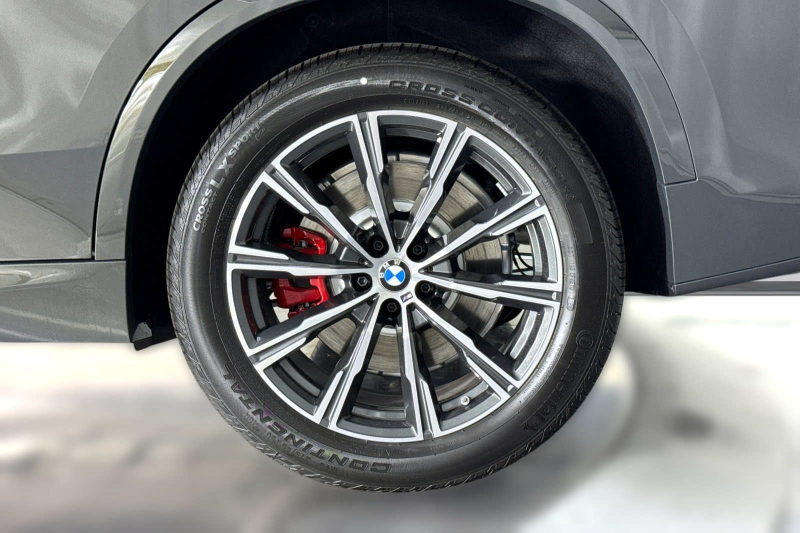 New 2026 BMW X5 xDrive50e w/ M Sport Package AWD/4WD image 13