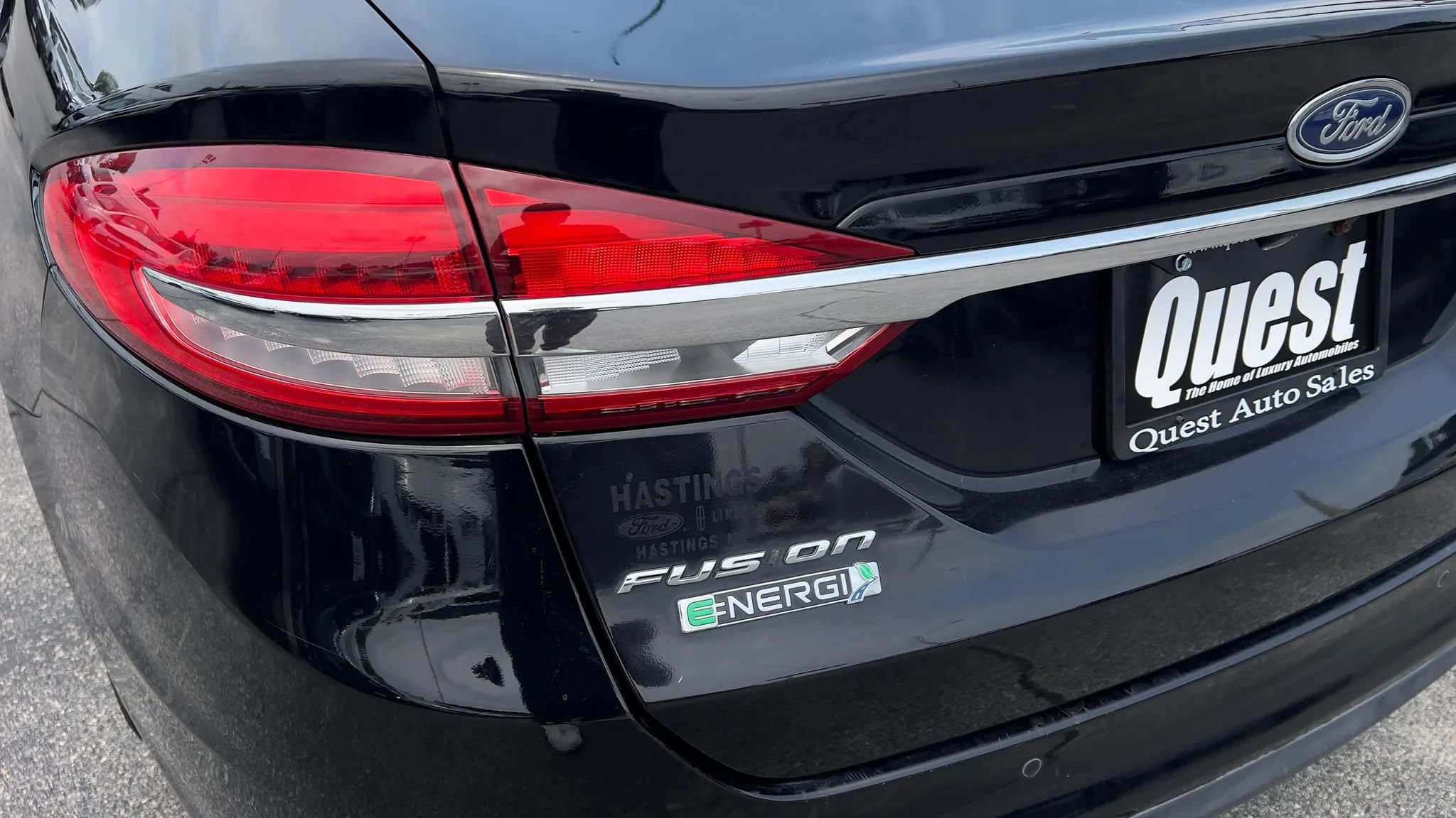 Used 2017 Ford Fusion Energi SE FWD image 6