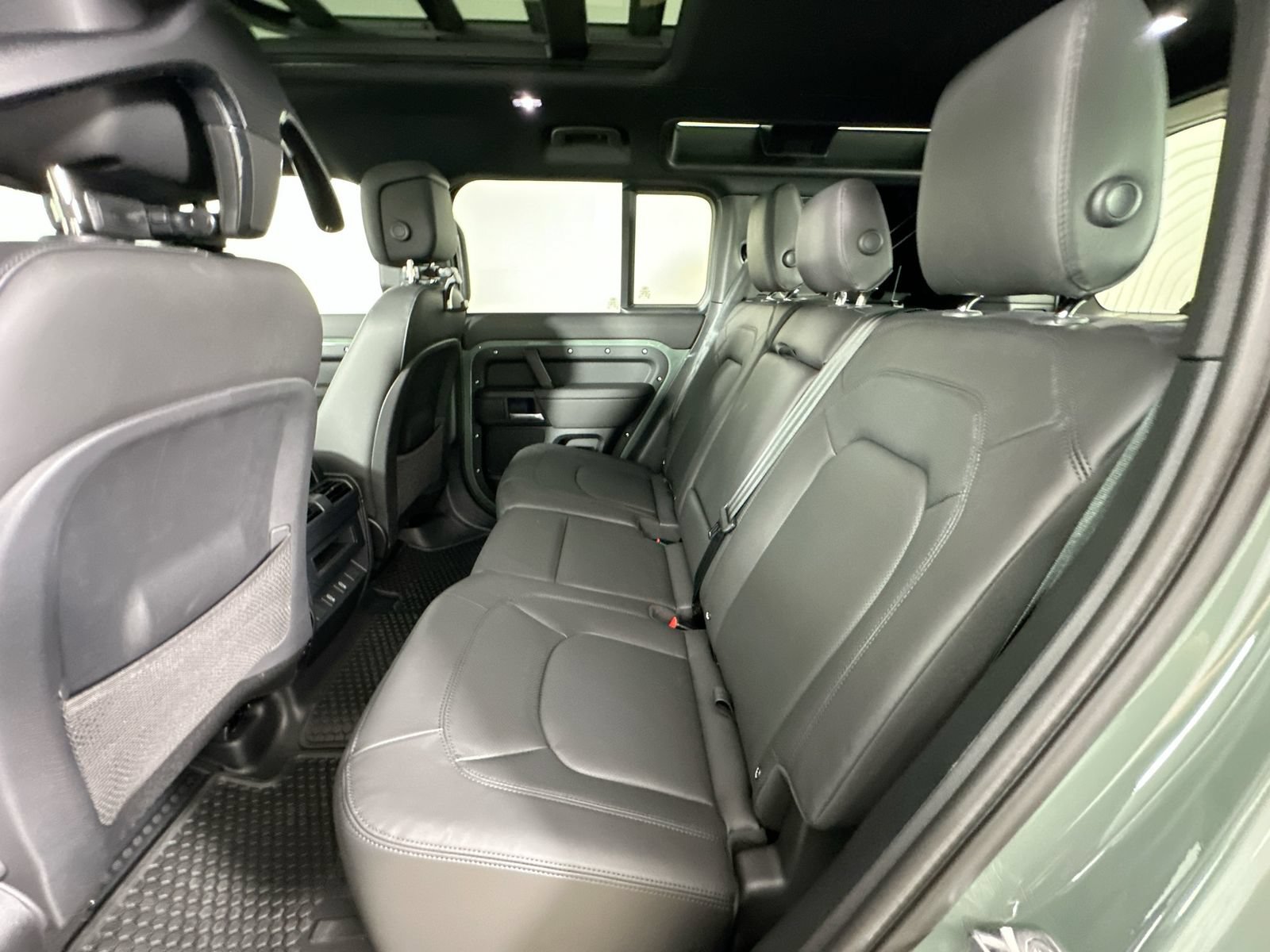 New 2026 Land Rover Defender 110 Trophy Edition AWD/4WD image 37